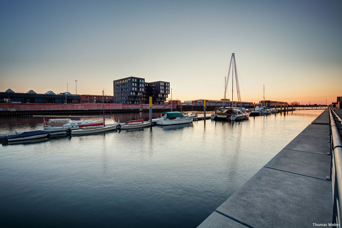 Architekturfotograf Bremen: Die Häuser der Überseestadt Bremen bei Sonnenuntergang (1)