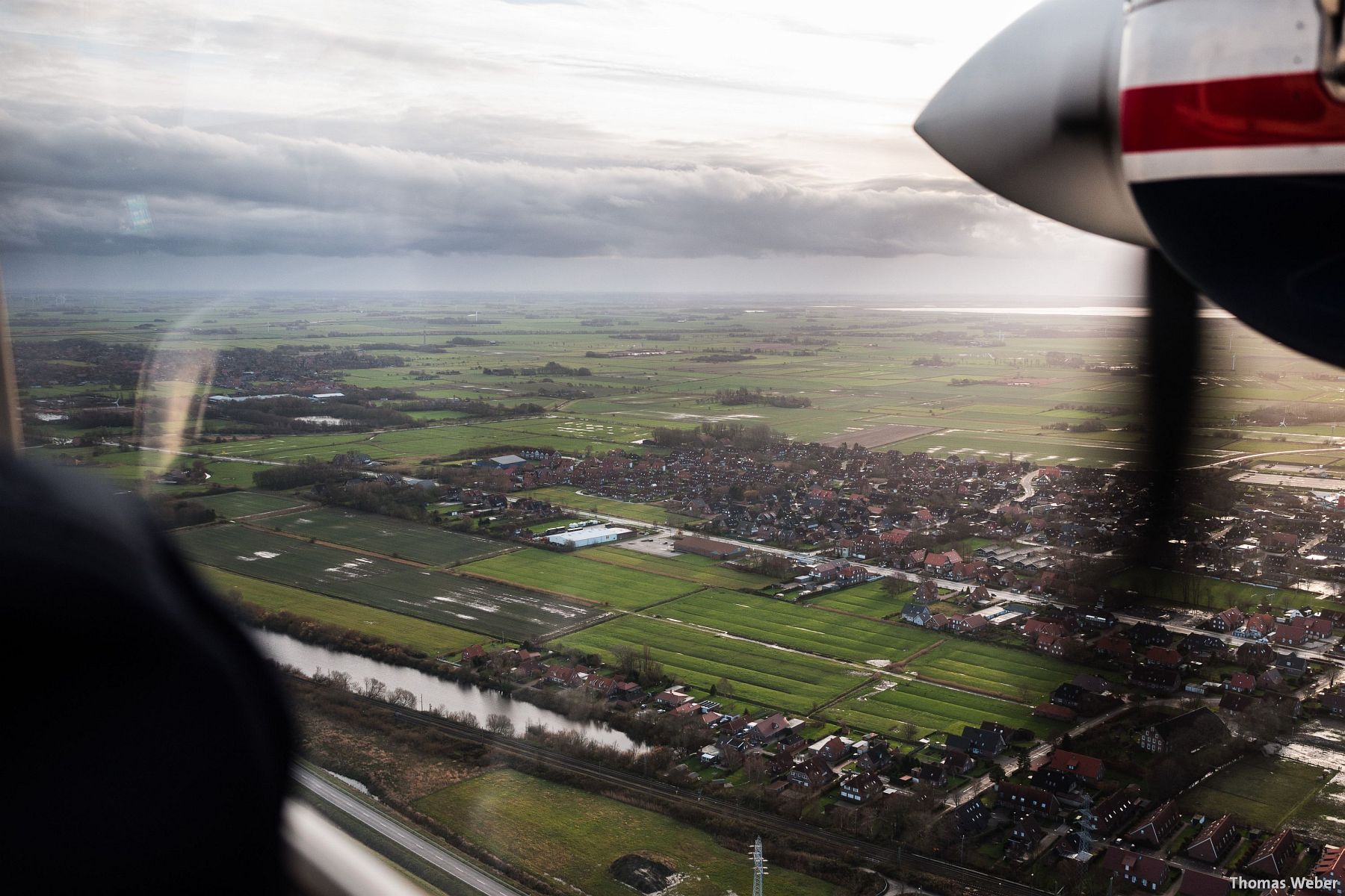 Fotograf Thomas Weber aus Oldenburg: Flucht vor dem Orkan Xaver mit dem Inselflieger Juist (10)