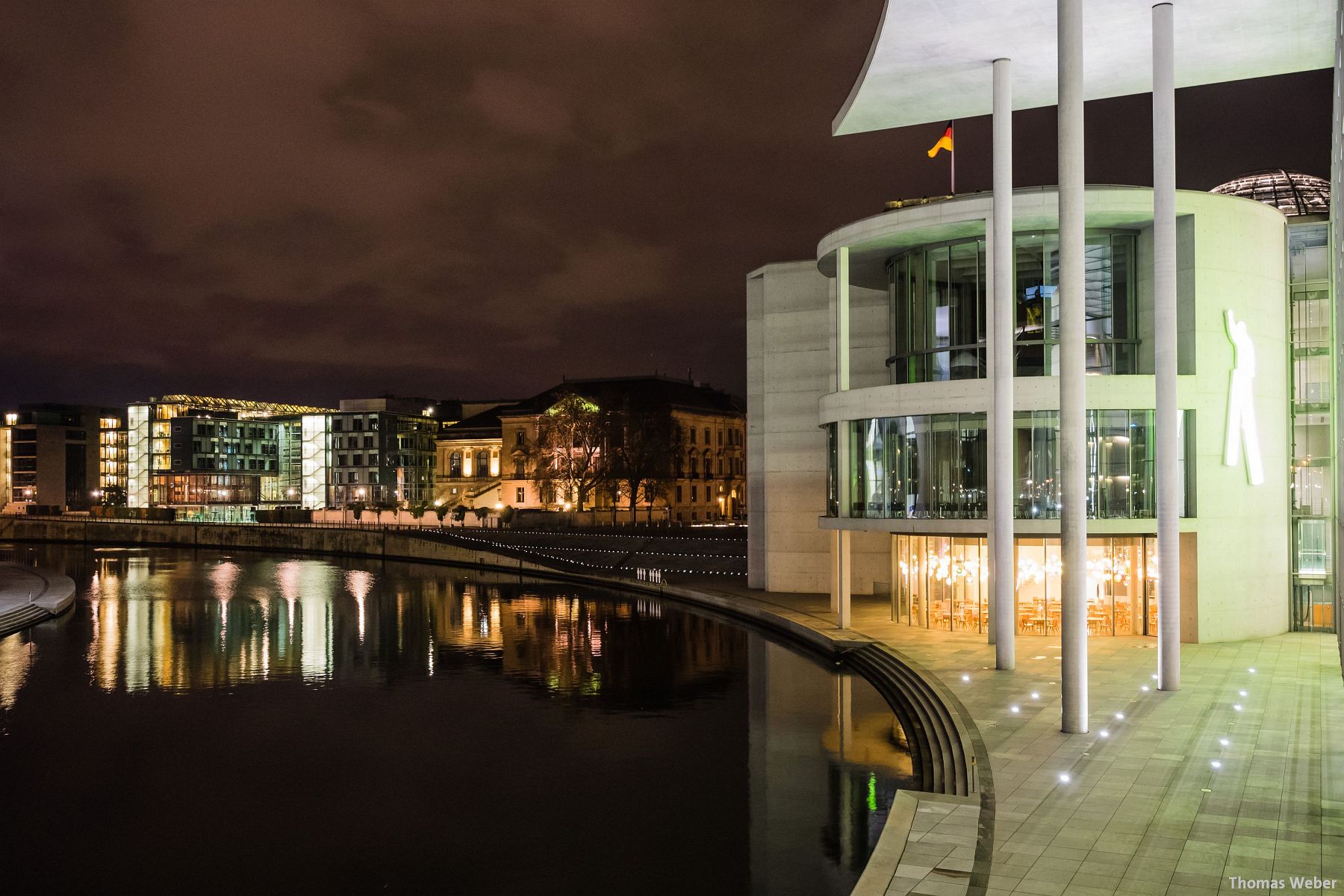 Fotograf Thomas Weber aus Oldenburg: Nachtaufnahme des Regierungsviertels in Berlin