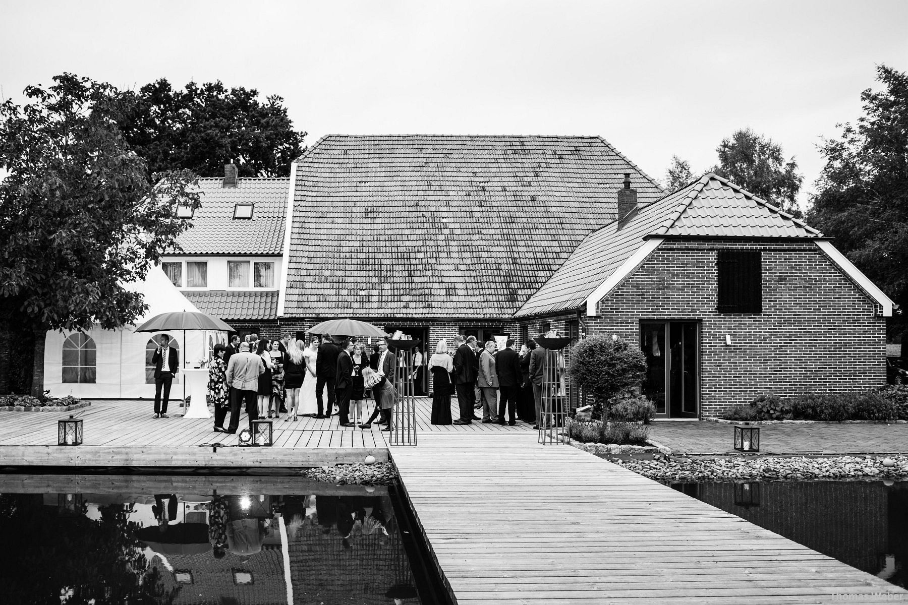 Hochzeitsfotograf Rastede: Kirchliche Trauung in der St. Ulrichs Kirche Rastede und Hochzeitsfeier in der Eventscheune St Georg Rastede mit dem Catering von Split Food (Michael Niebuhr) aus Oldenburg (9)