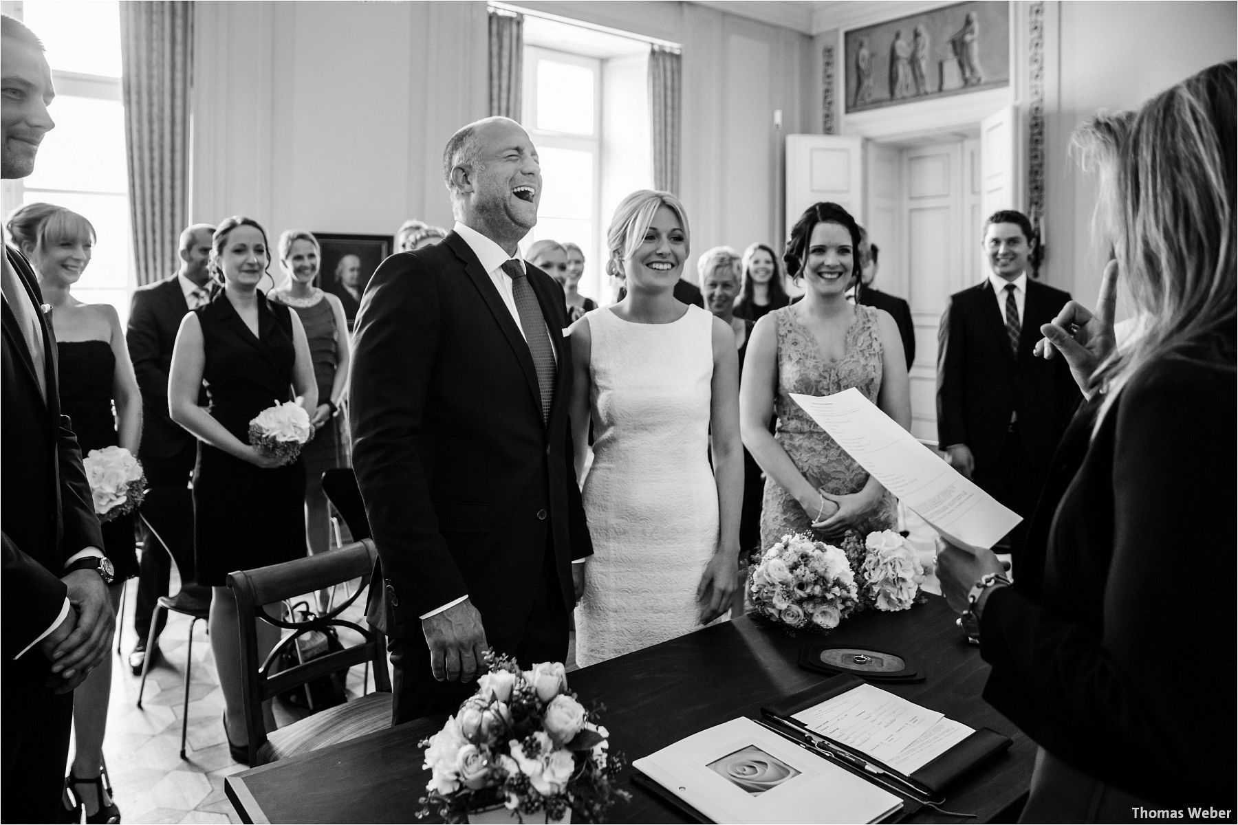 Hochzeitsfotograf Thomas Weber aus Oldenburg: Hochzeitsreportage und Hochzeitsfotos der standesamtlichen Trauung im Schloss Oldenburg, kirchlichen Trauung in der Lambertikirche Oldenburg und Hochzeitsfeier auf dem Gut Horn Gristede