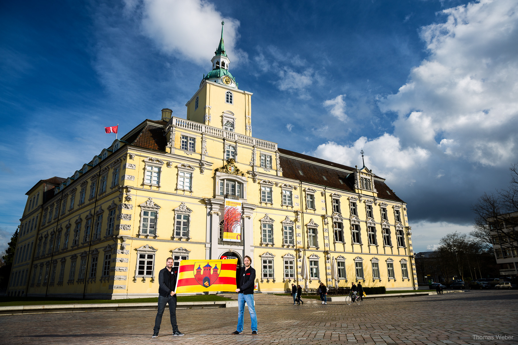 Fotograf Oldenburg: Foto der Housedestroyer vor dem Schloss Oldenburg