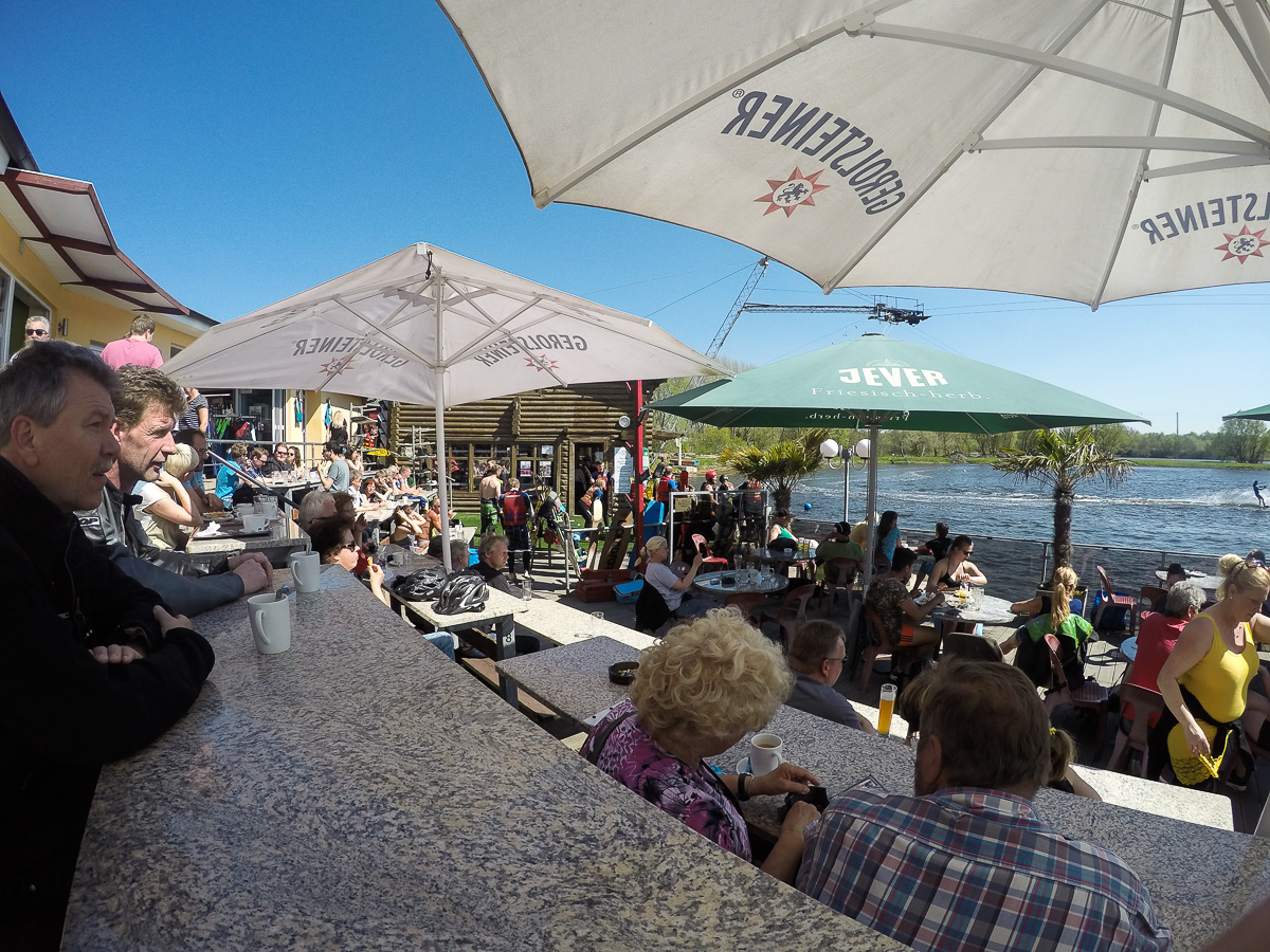 Fotograf Thomas Weber aus Oldenburg beim Wakeboarden in der Wasserskianlage Hooksiel