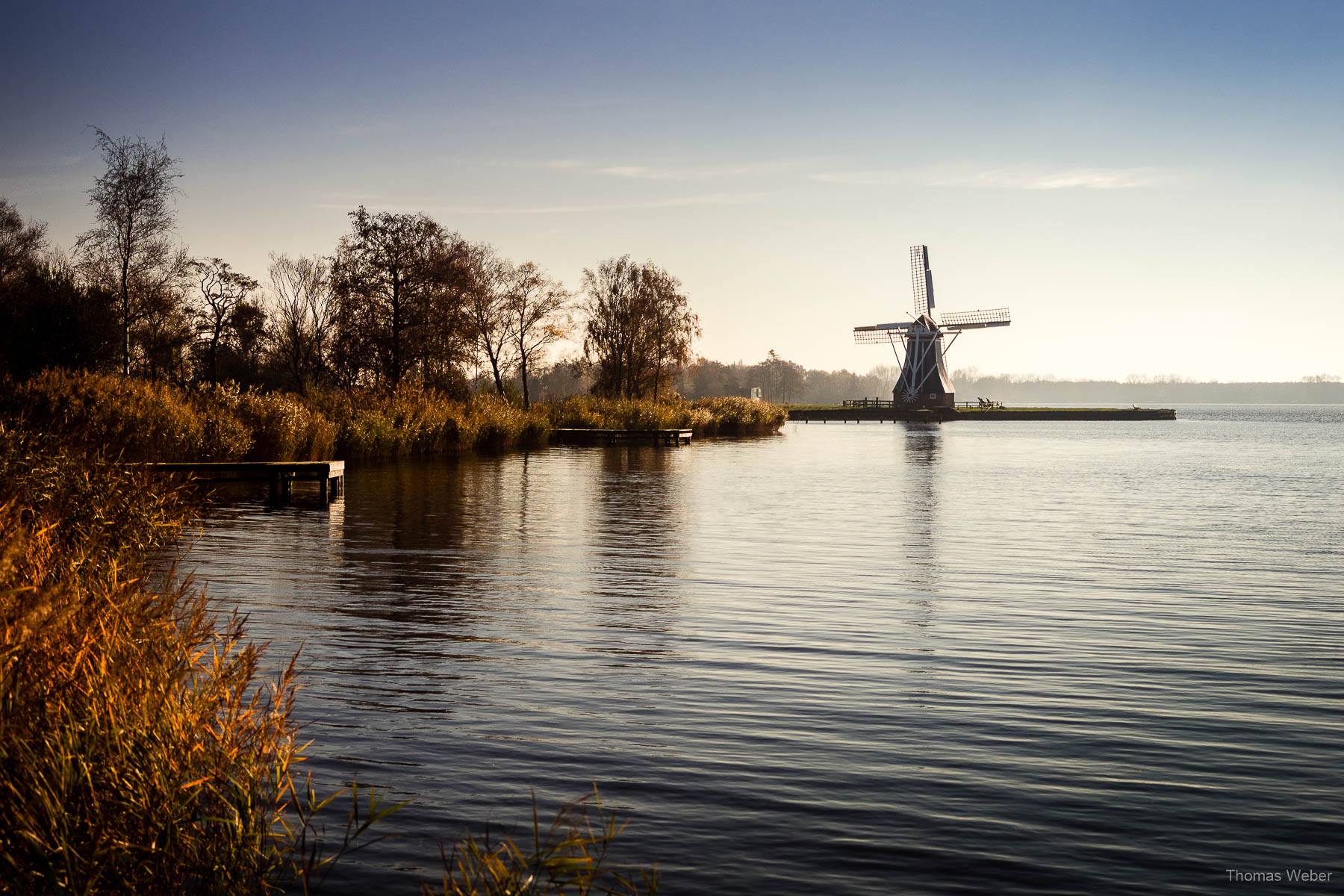 Die Windmühle de Helper am Paterswoldsemeer in Groningen bei einer Fahrradtour durch Groningen, Fotograf Oldenburg, Thomas Weber