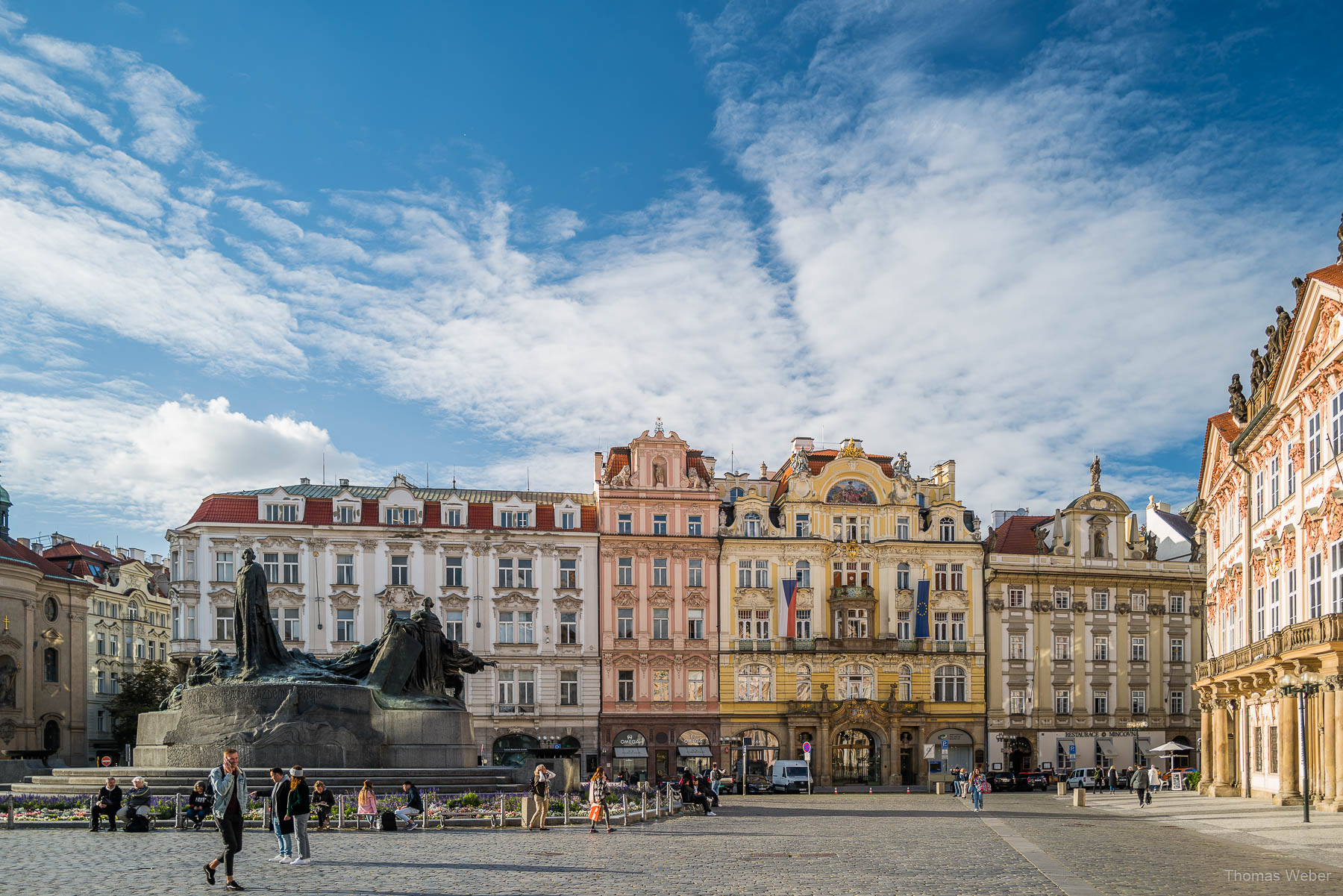 Der Altstädter Ring (Staroměstské náměstí) und das Rathaus mit der astronomischen Aposteluhr, Fotograf Thomas Weber