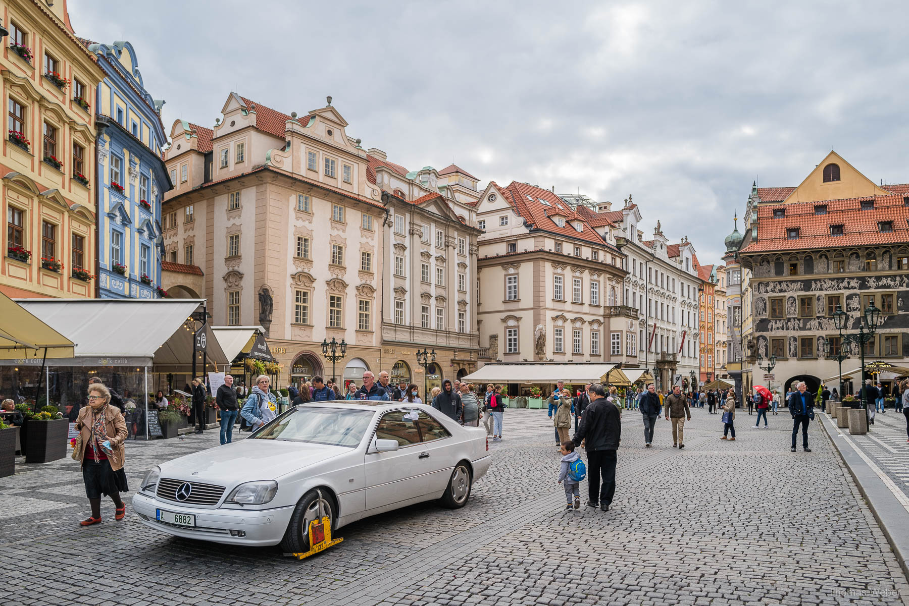 Der Altstädter Ring (Staroměstské náměstí) und das Rathaus mit der astronomischen Aposteluhr, Fotograf Thomas Weber