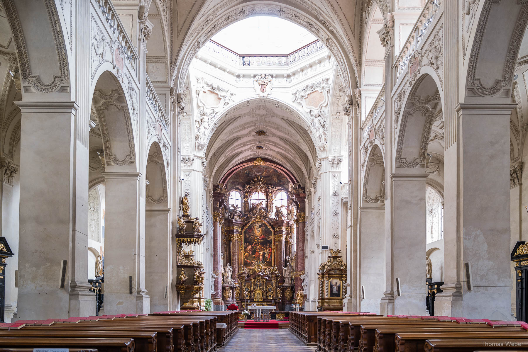 Prachtvolle Kirchen in Prag, Thomas Weber