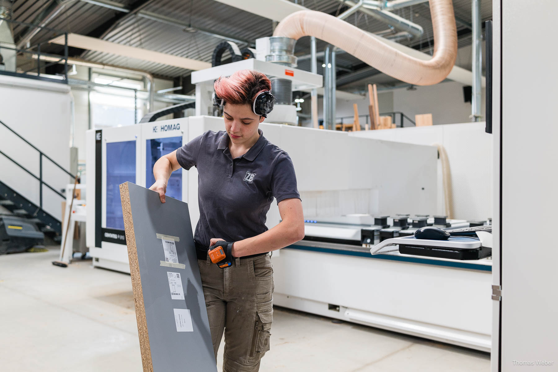 Fotos der Produktion und Arbeitsprozesse bei ZB Holzsysteme in Rastede, Fotograf Thomas Weber aus Oldenburg Fotos der Produktion und Arbeitsprozesse bei ZB Holzsysteme in Rastede, Fotograf Thomas Weber aus Oldenburg