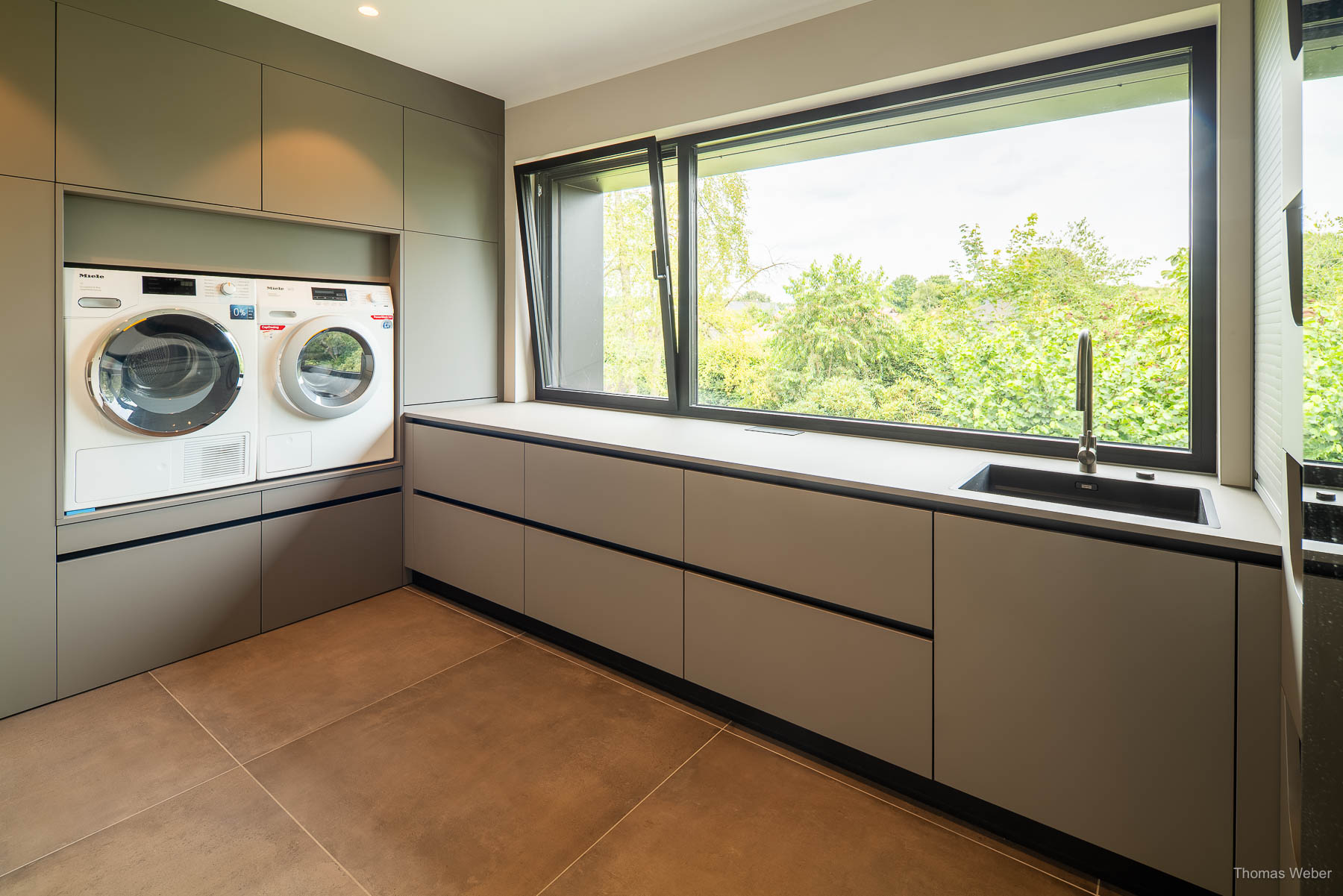 Architektur- und Interieuraufnahmen eines modernen Wohnhauses, Fotograf Thomas Weber aus Oldenburg Architektur- und Interieuraufnahmen eines modernen Wohnhauses, Fotograf Thomas Weber aus Oldenburg