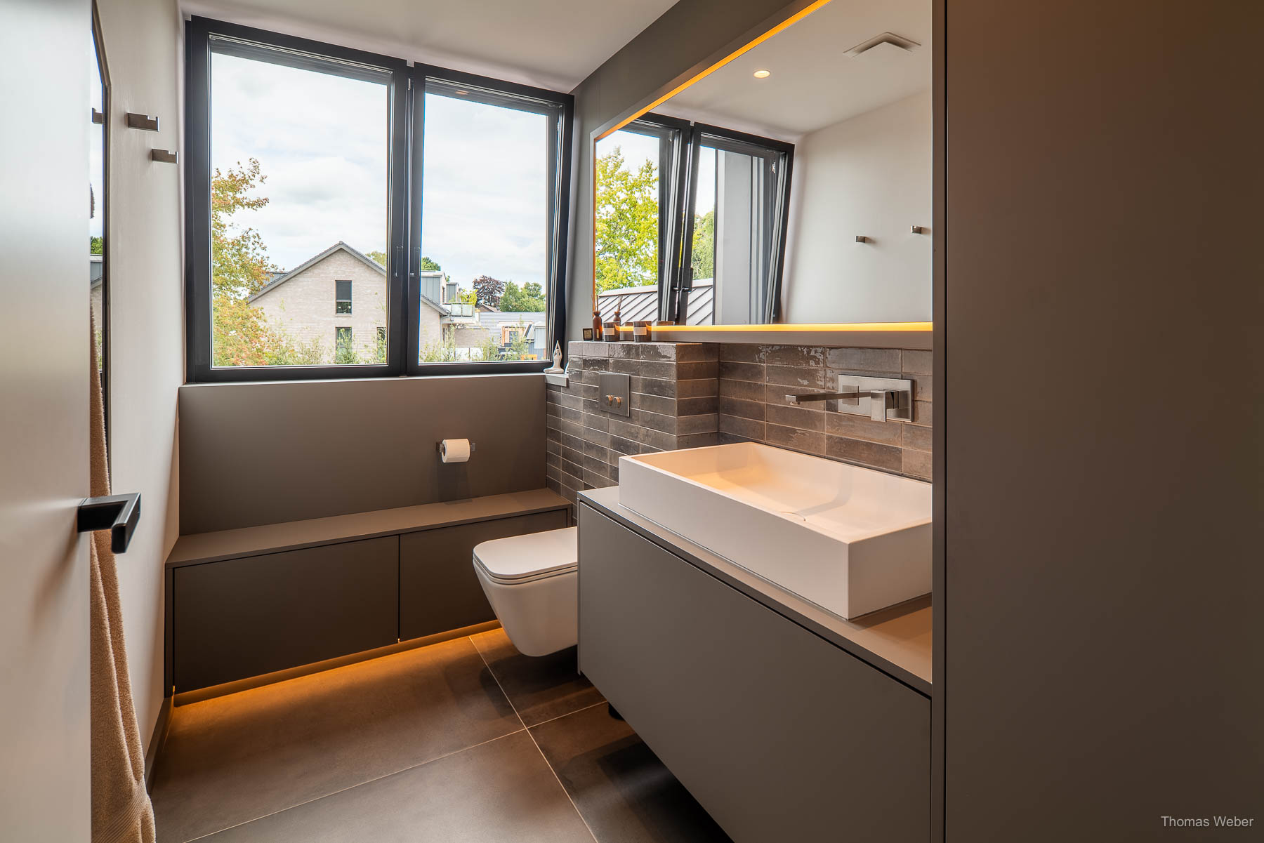 Architektur- und Interieuraufnahmen eines modernen Wohnhauses, Fotograf Thomas Weber aus Oldenburg Architektur- und Interieuraufnahmen eines modernen Wohnhauses, Fotograf Thomas Weber aus Oldenburg