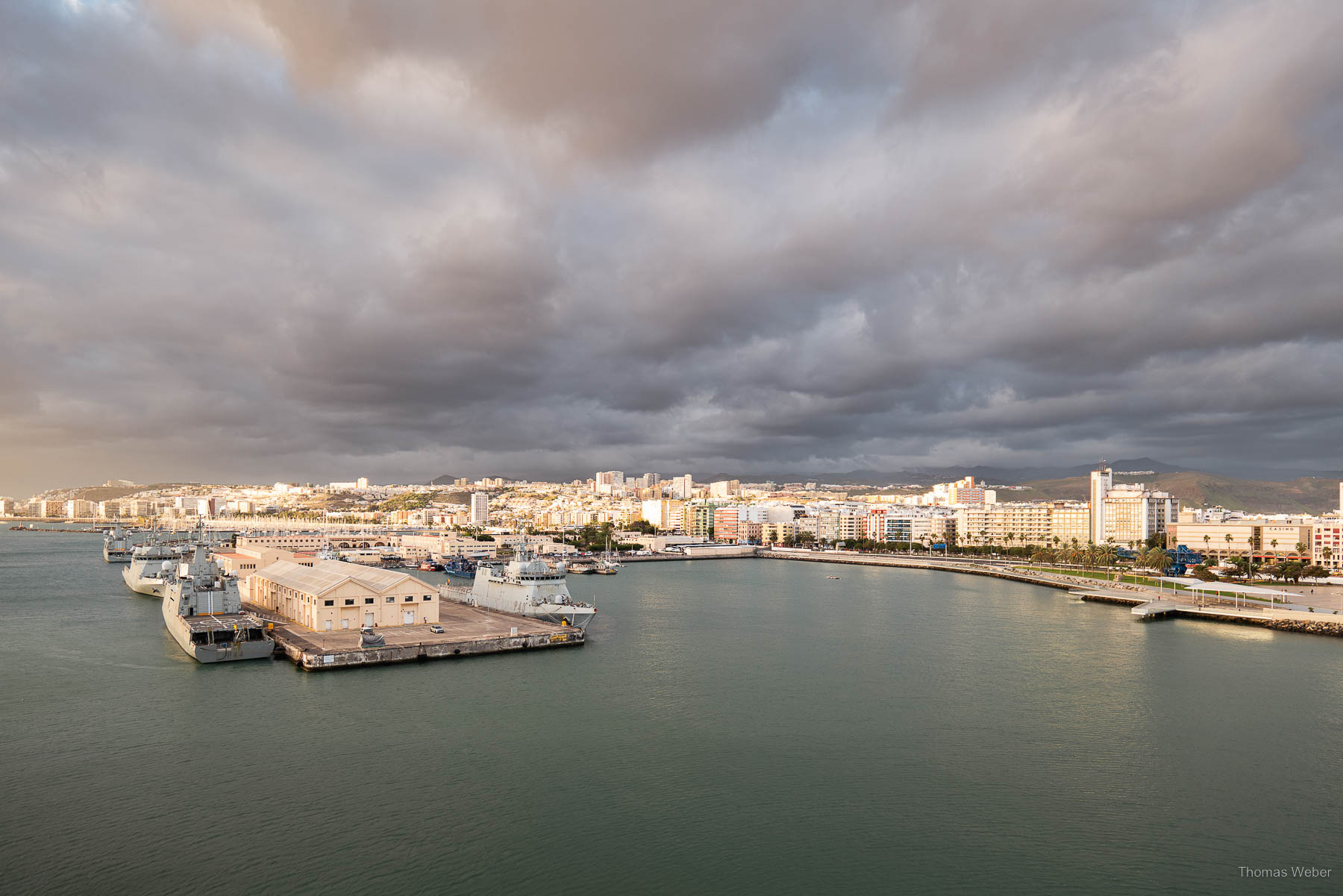 Mit der Aida Nova im Hafen von Gran Canaria, Thomas Weber, Fotograf Oldenburg