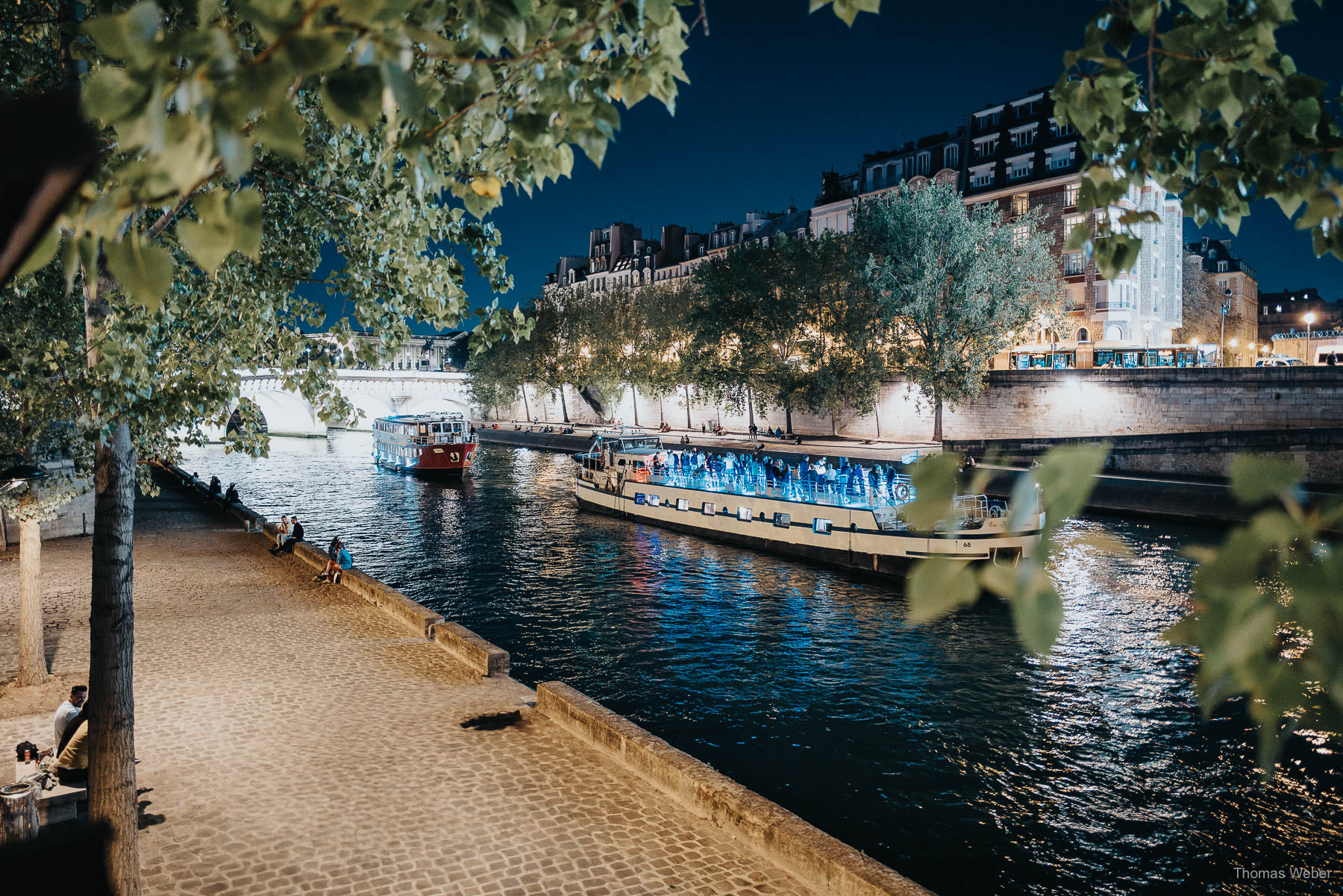 Paris bei Nacht Paris bei Nacht mit Louvre und Seine