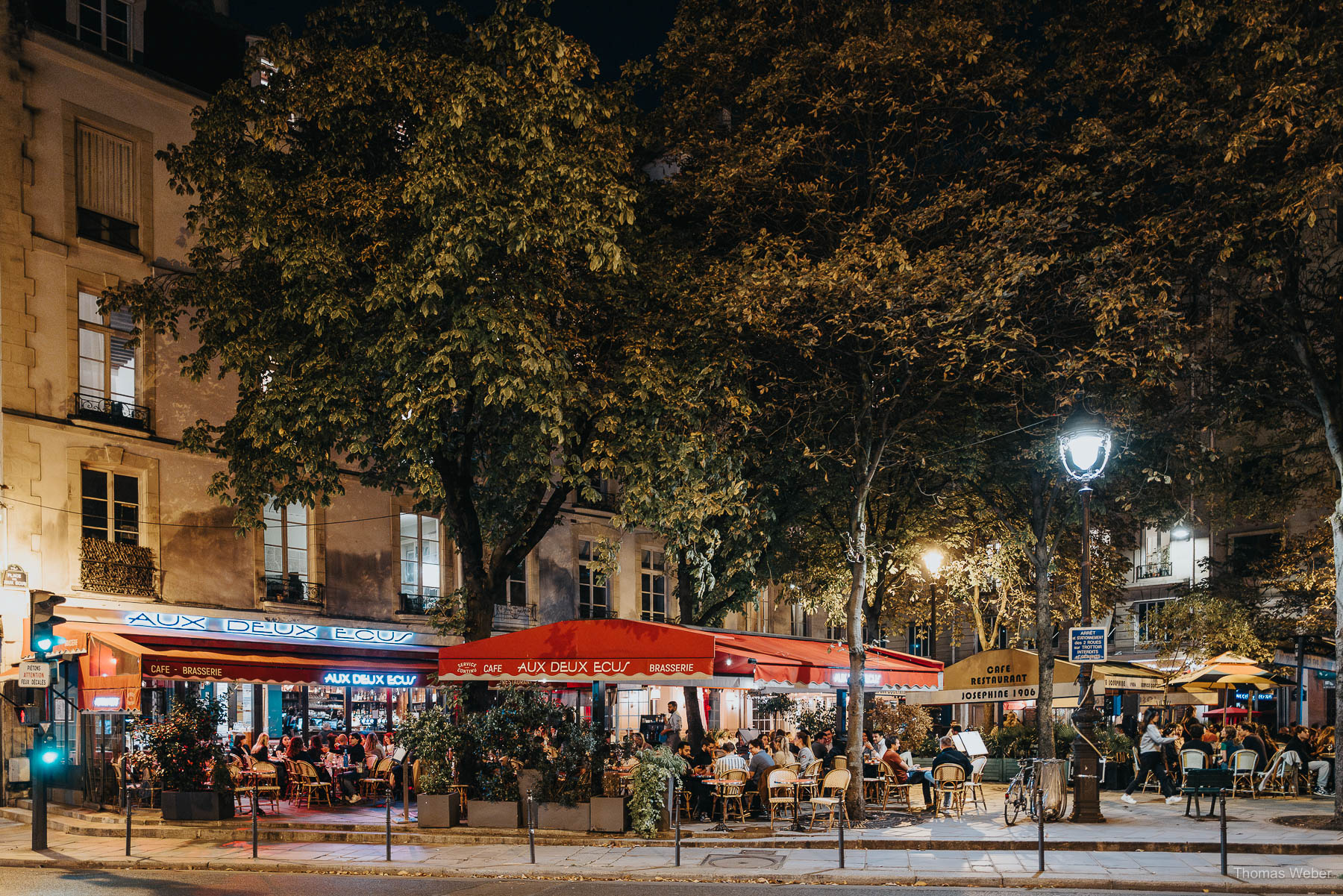 Paris bei Nacht Paris bei Nacht mit Louvre und Seine
