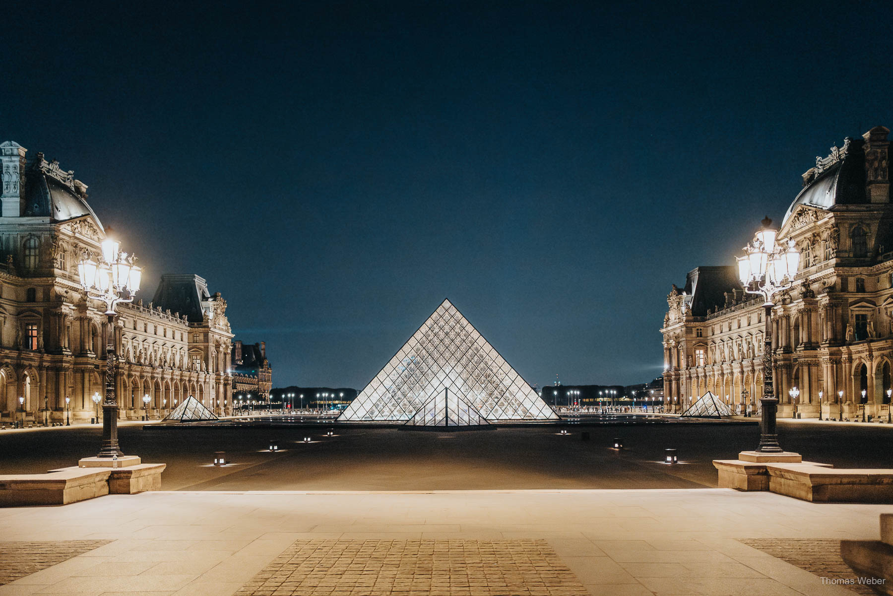 Paris bei Nacht Paris bei Nacht mit Louvre und Seine